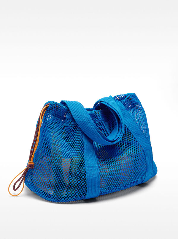 Mesh bag with removable bag