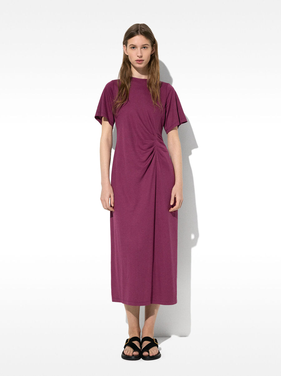 Mid-length dress with gathering