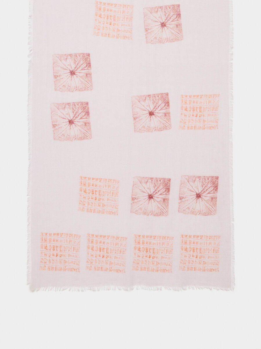 Printed scarf with a linen and cotton blend