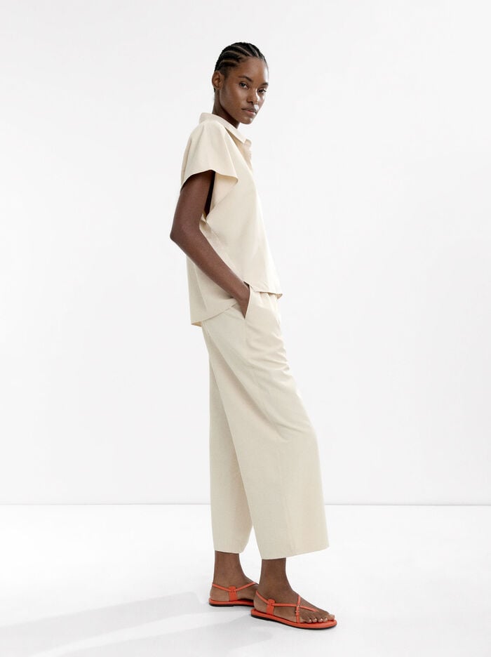 Shirt with short sleeves