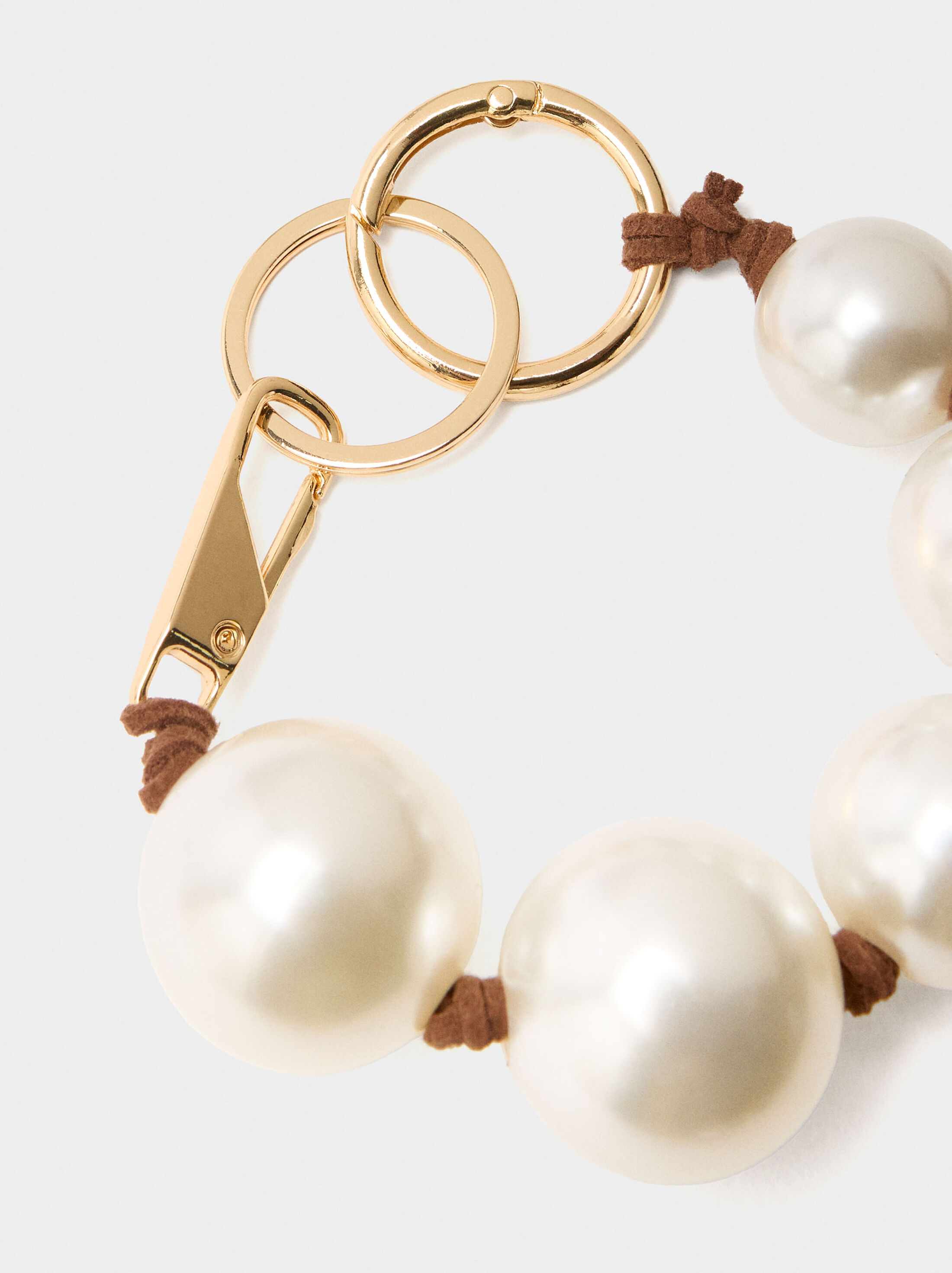 Keychain charm with pearls image number 2.0