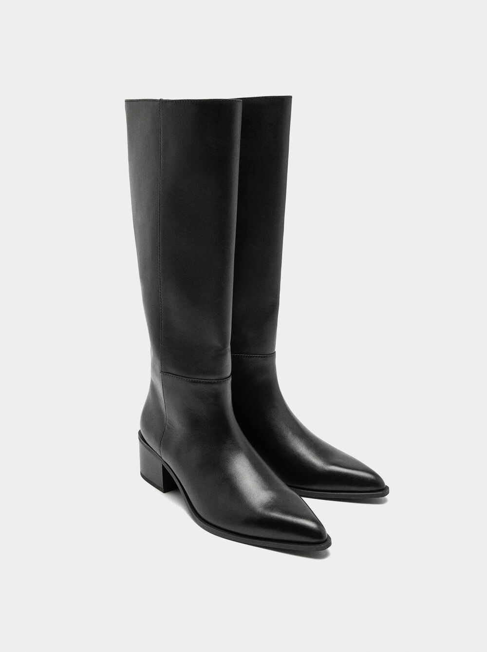 Leather boots with wide heel