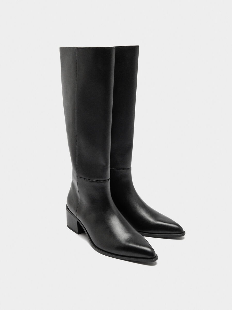 Leather boots with wide heel