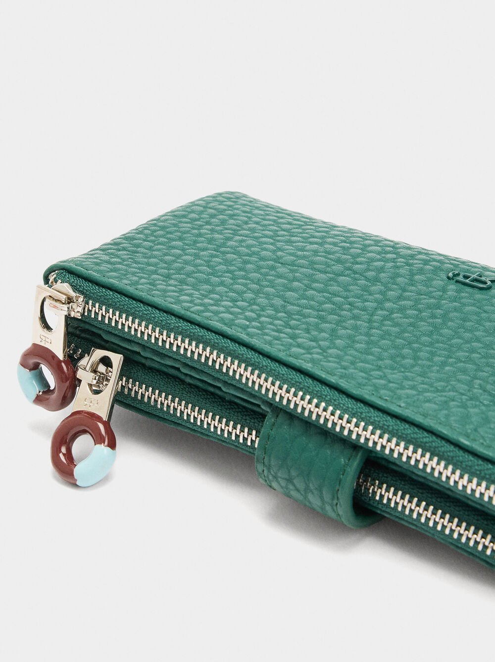 Wallet with double effect texture L