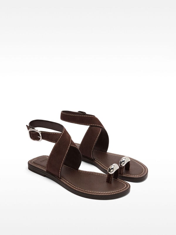 Leather sandals with metallic detail