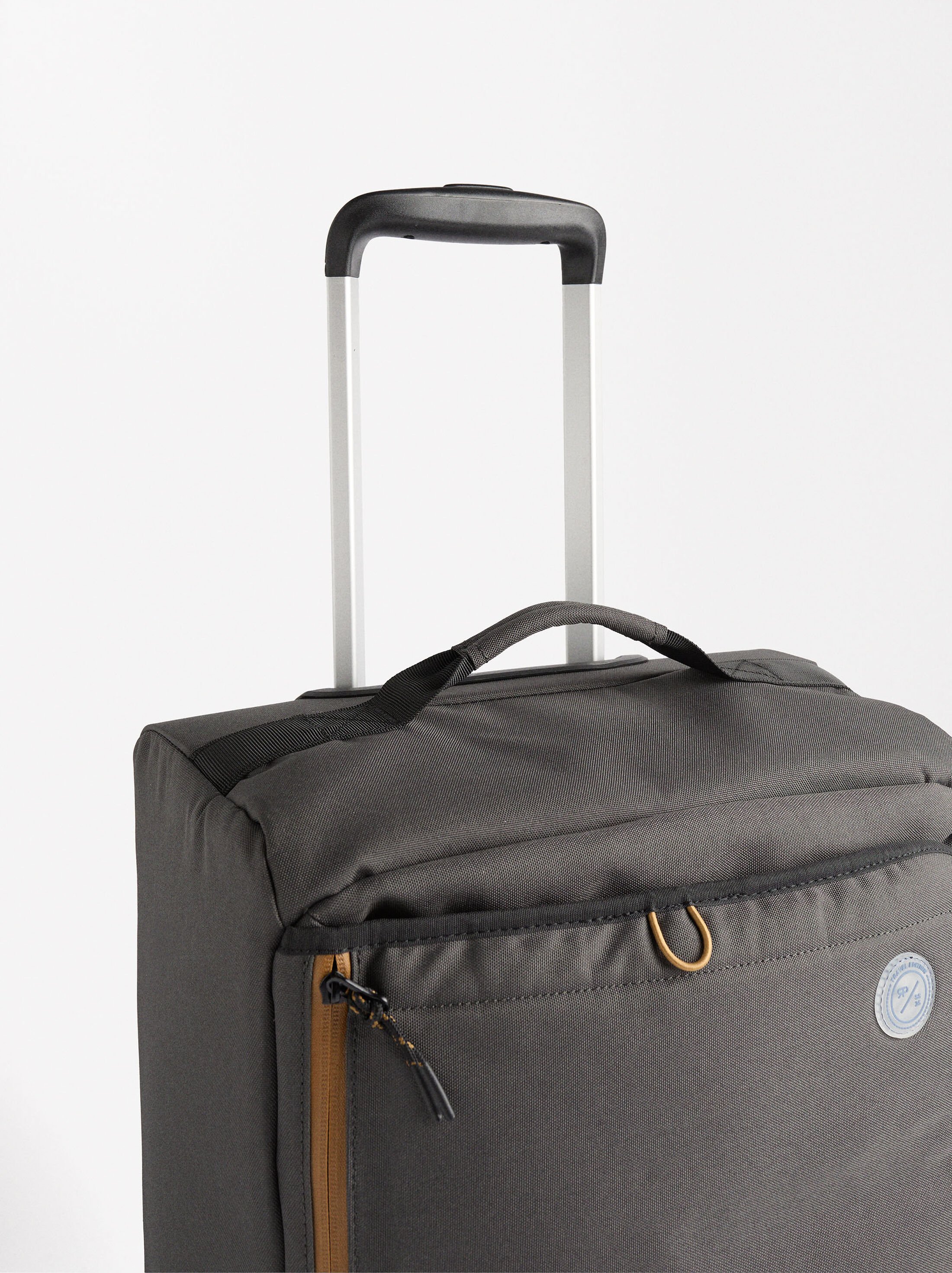 Weekend bag image number 3.0