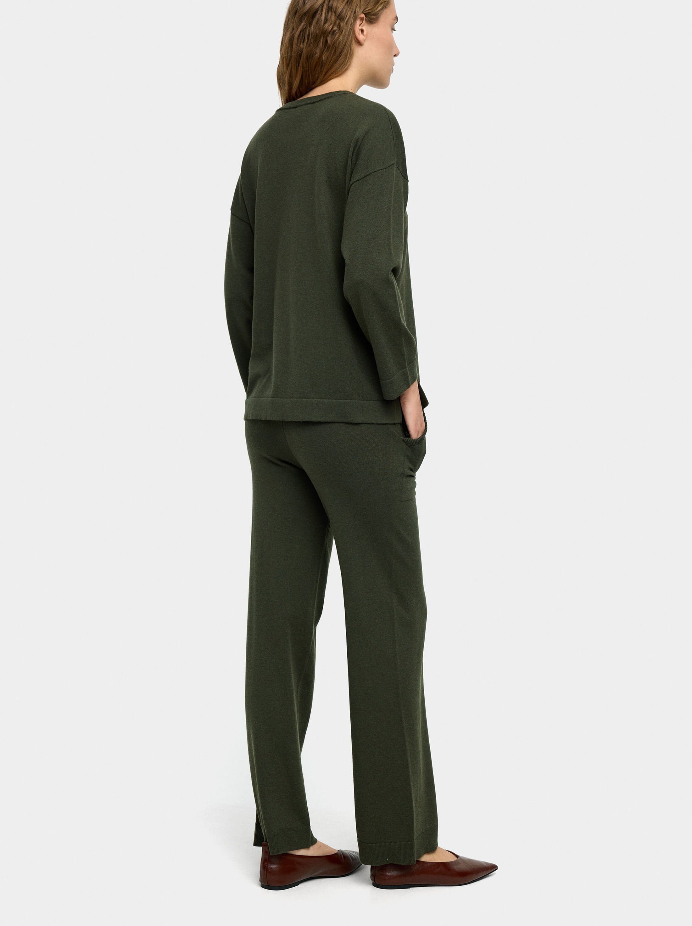 Sweater with plain knit image number 3.0