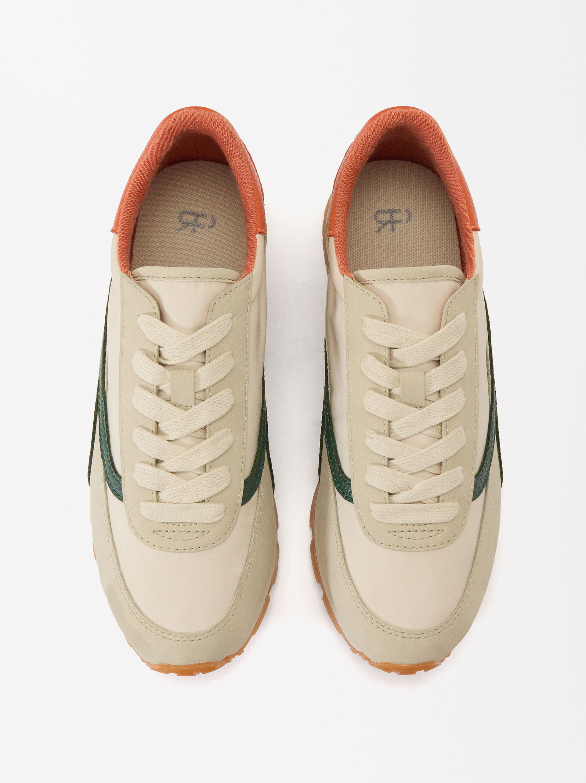 Contrast trainers image number 1.0