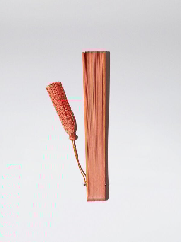 Bamboo perforated fan