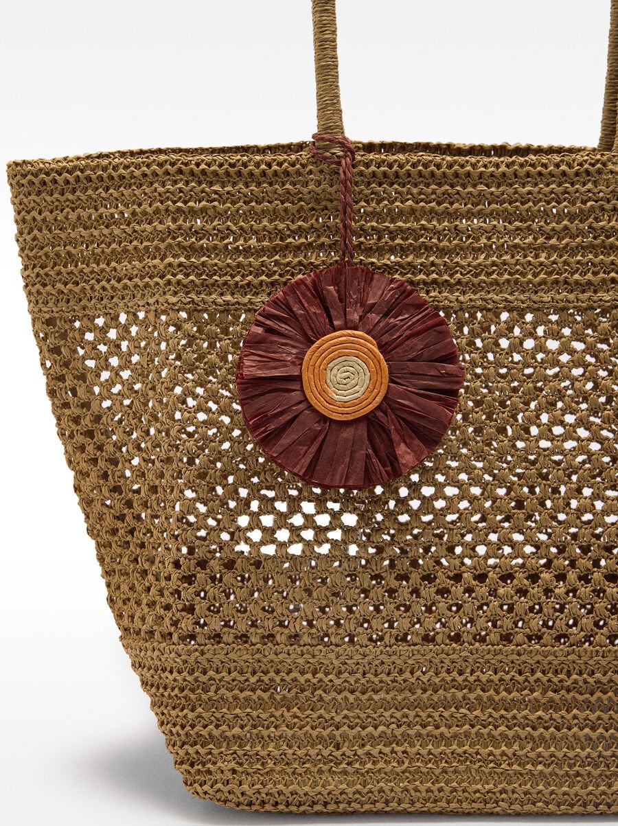Straw-effect shopper bag with pendant