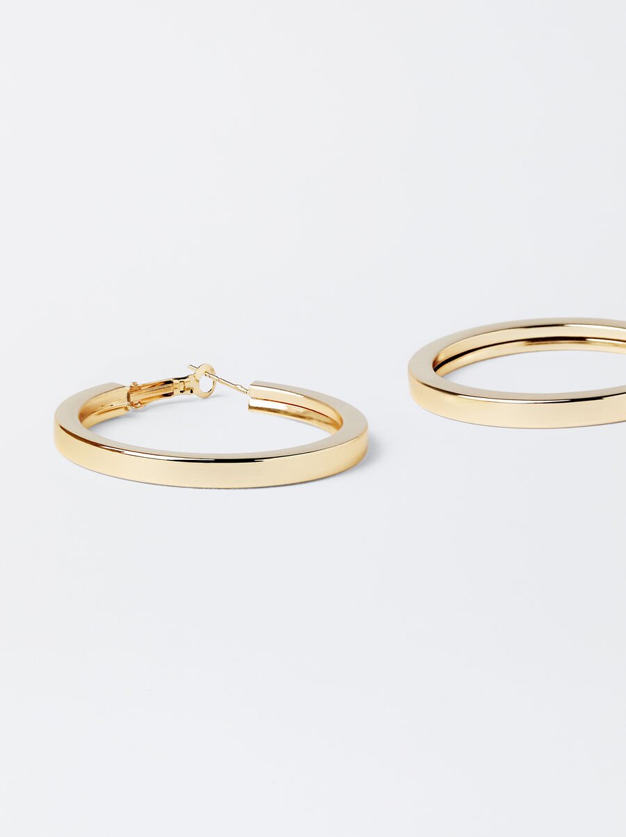 Basic medium hoop earrings