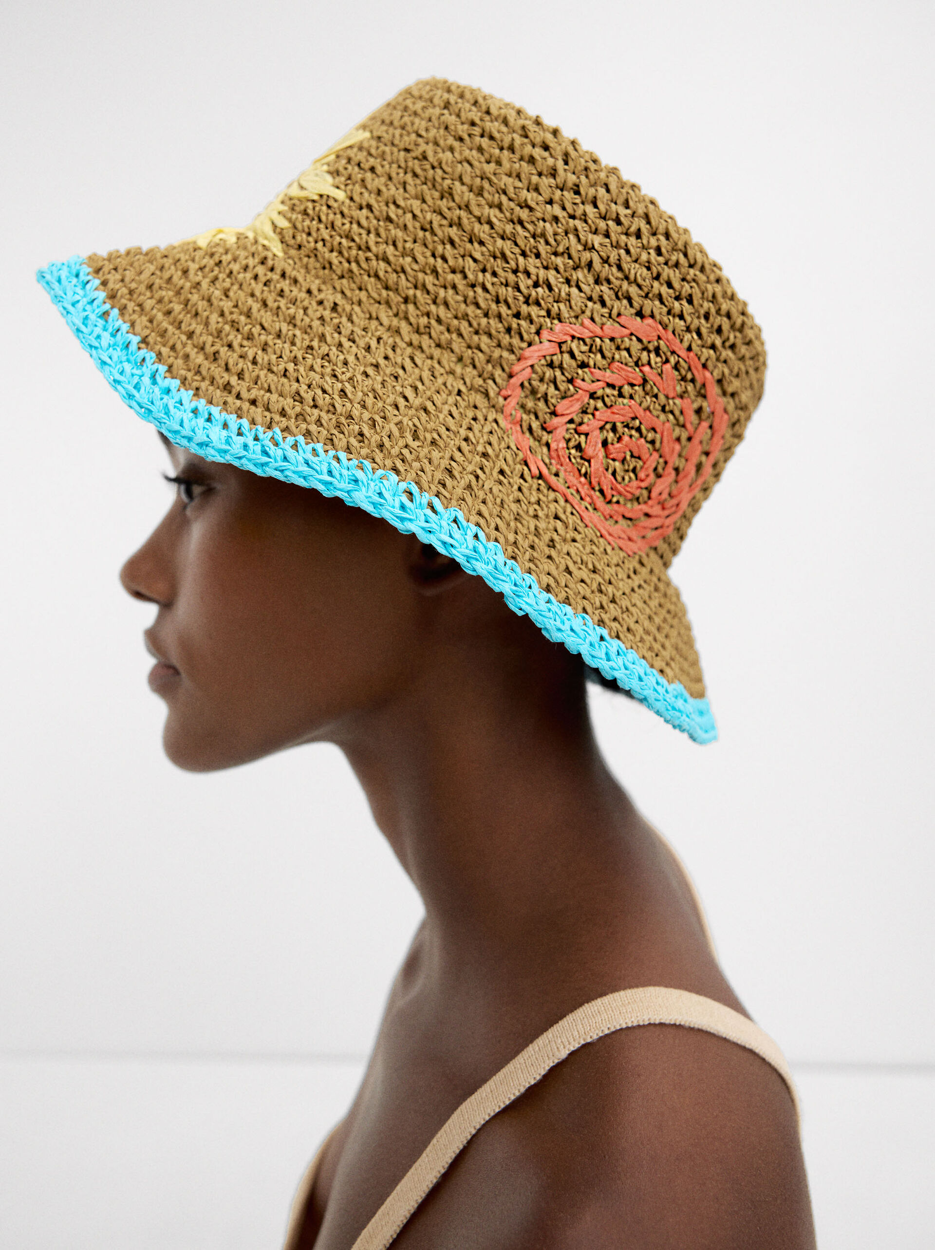 Bucket bag hat with straw effect image number 1.0