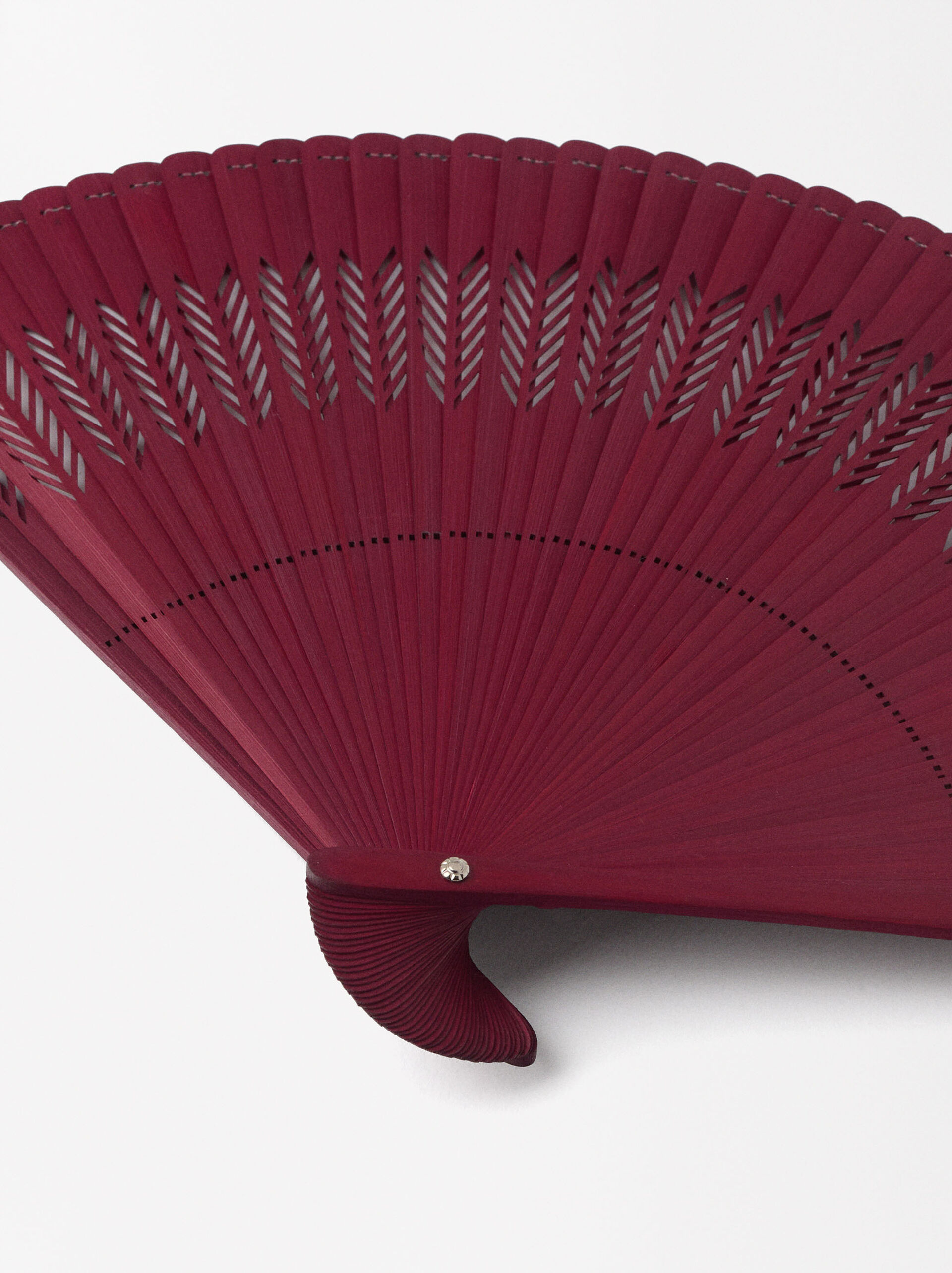 Bamboo Perforated Fan image number 1.0