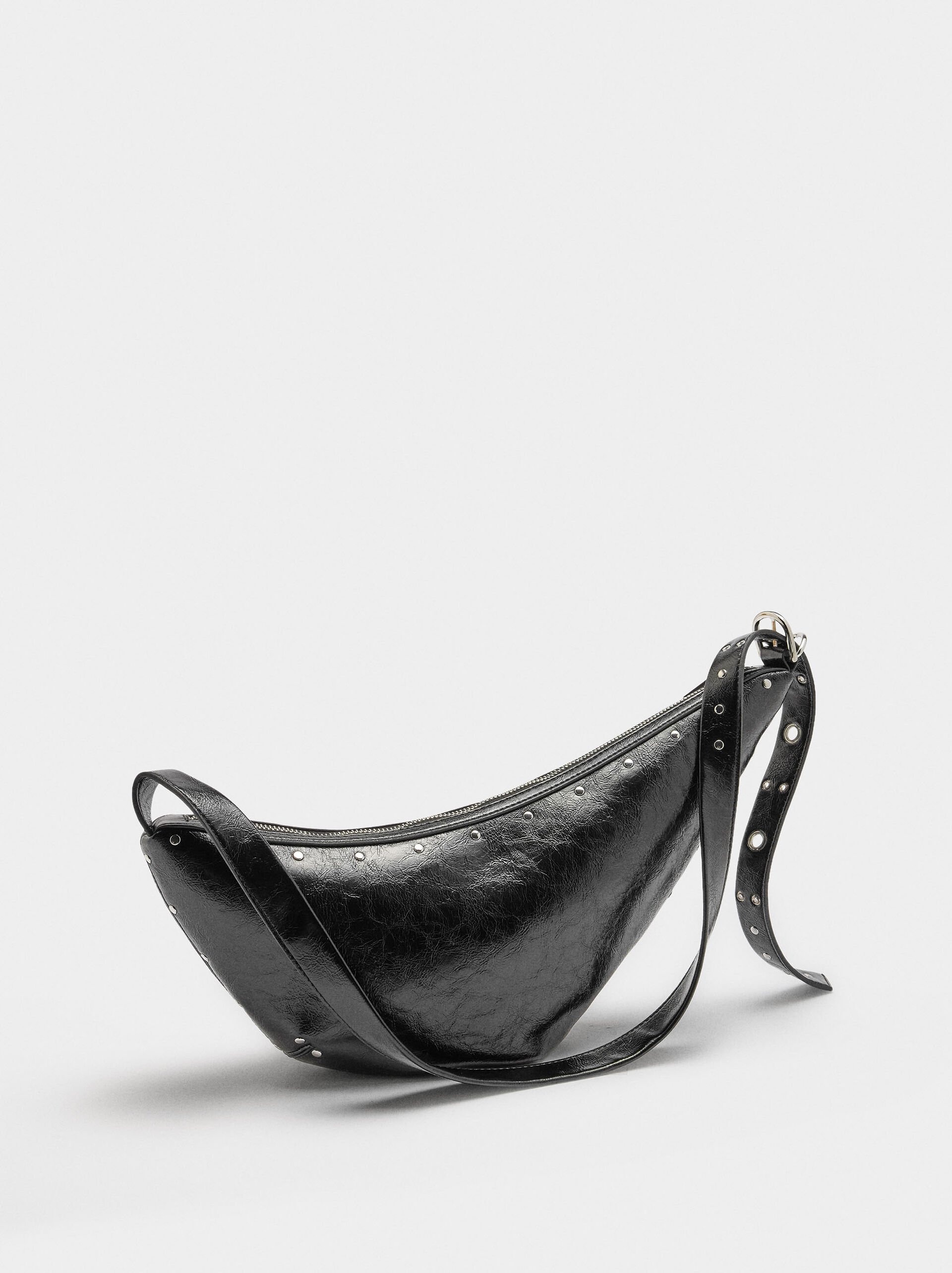 Asymmetrische Schultertasche mit Nieten image number 3.0