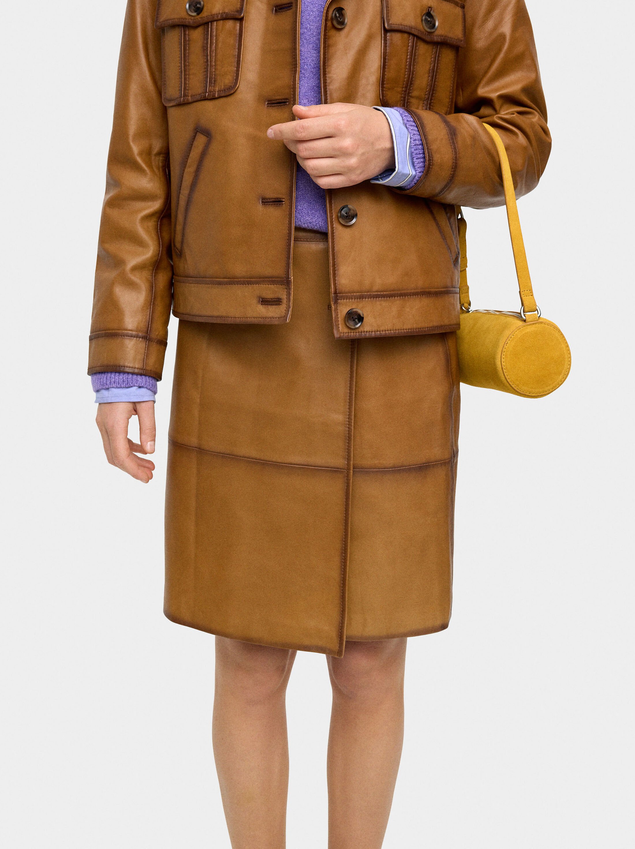 Short leather skirt with marked topstitching image number 1.0