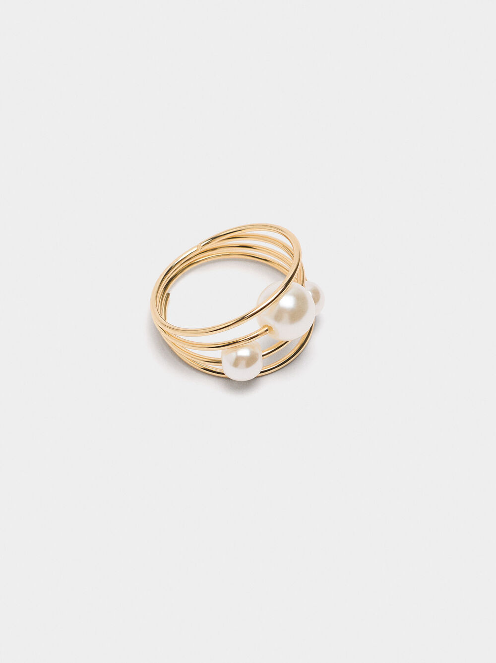 Spiral ring with pearls