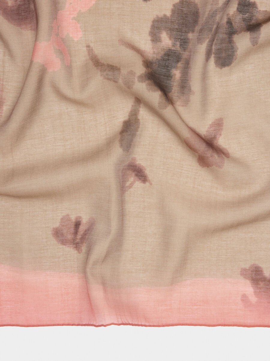 Printed scarf with lyocell