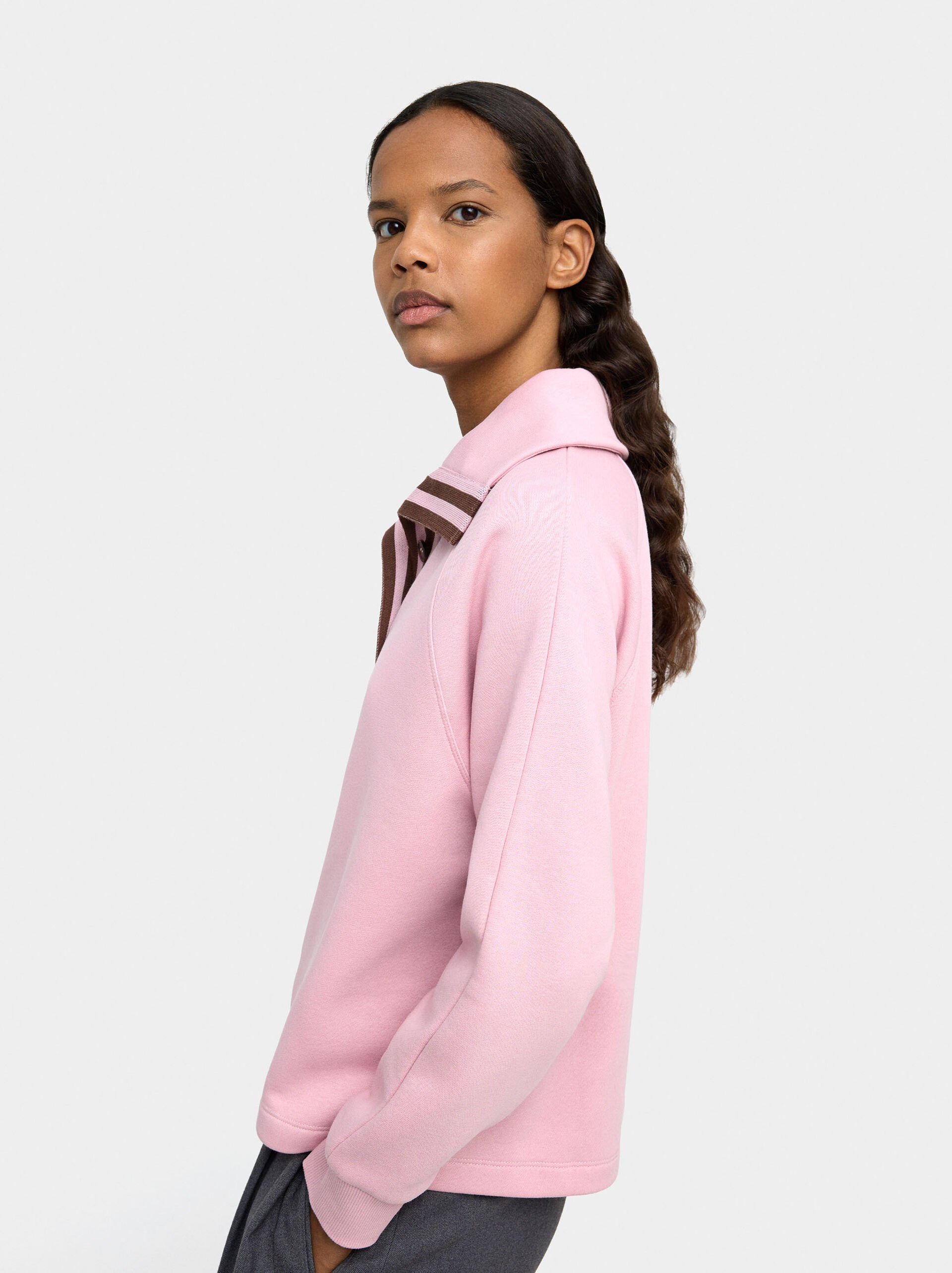 Sweatshirt with polo collar and stripes image number 2.0