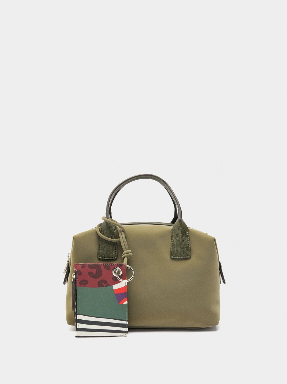 Sac cabas texture douce avec pendentif