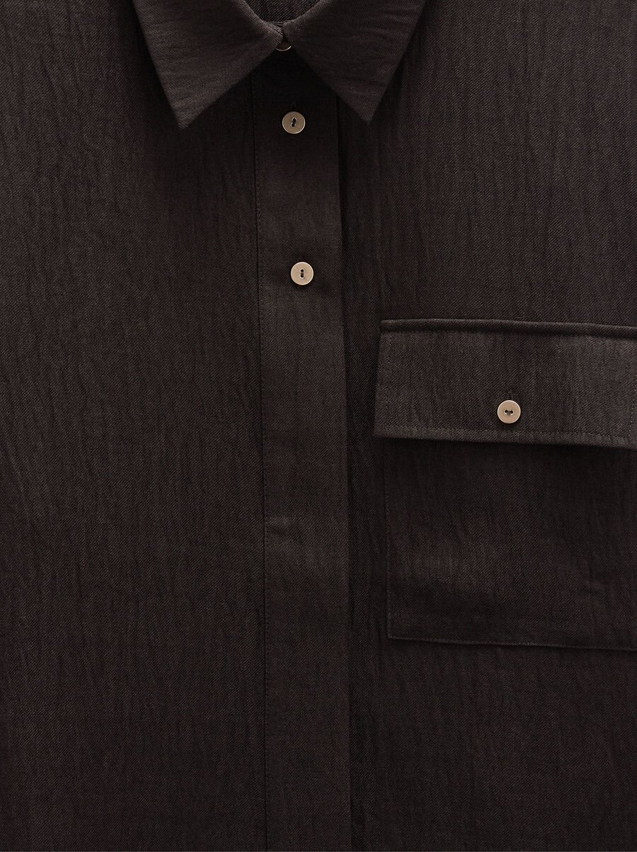 Camisa fluida con efecto arrugado