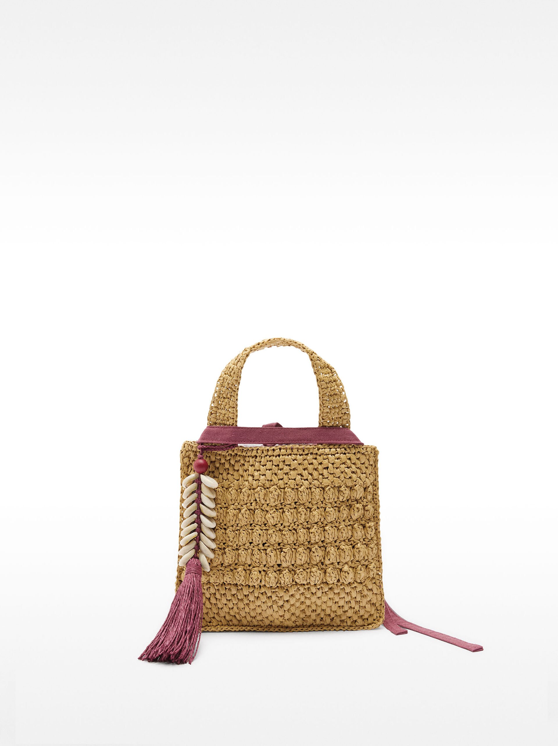 Straw-effect tote bag with hanging shells detail S  image number 0.0