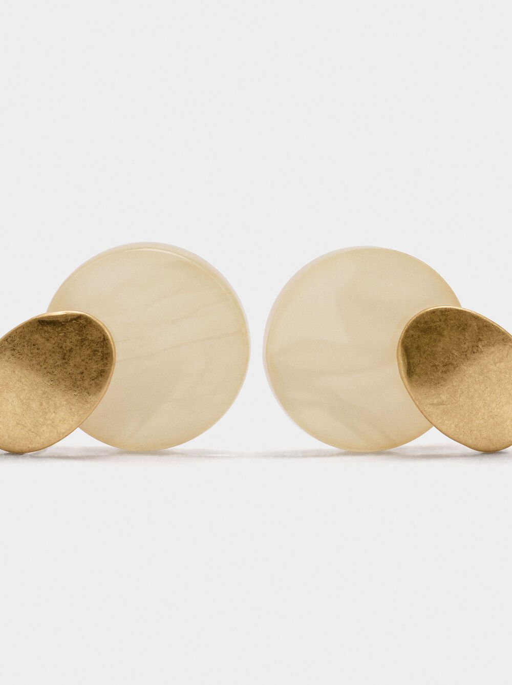 Orecchini corti rotondi