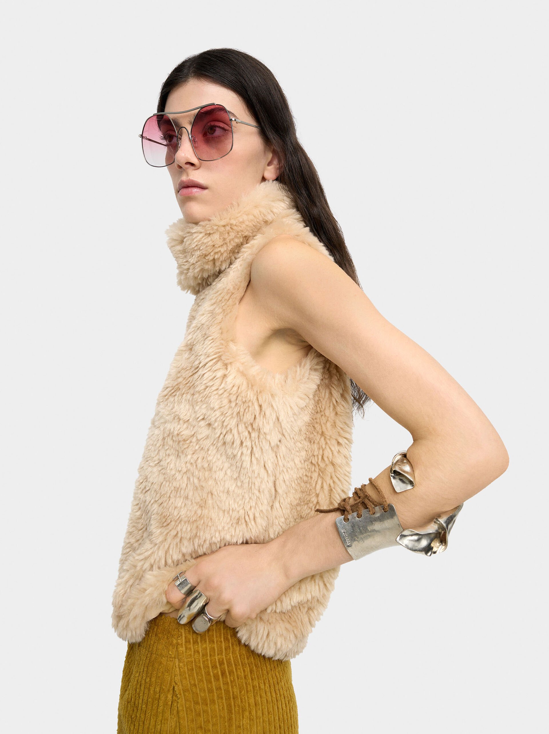 Vest with fur effect image number 2.0