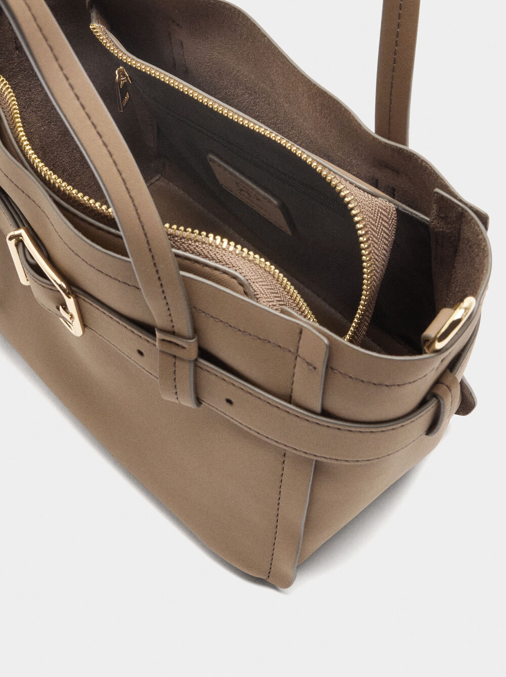 Tote bag with belt and pendant