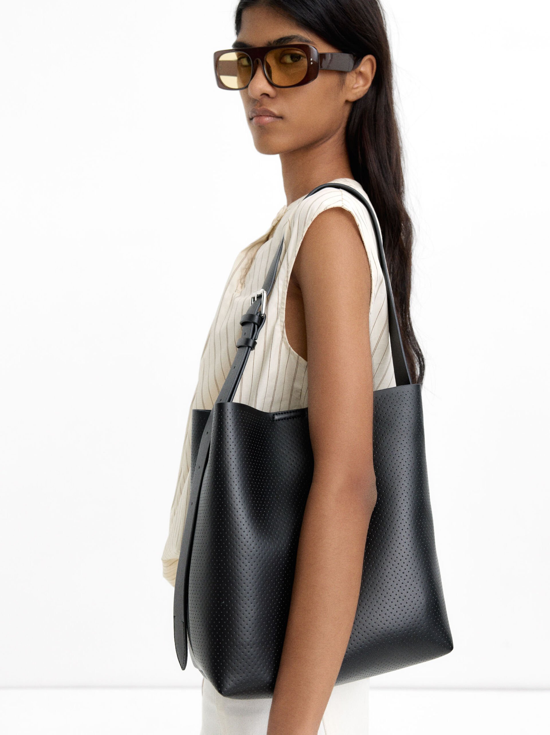 Shoulder bag with texture image number 1.0