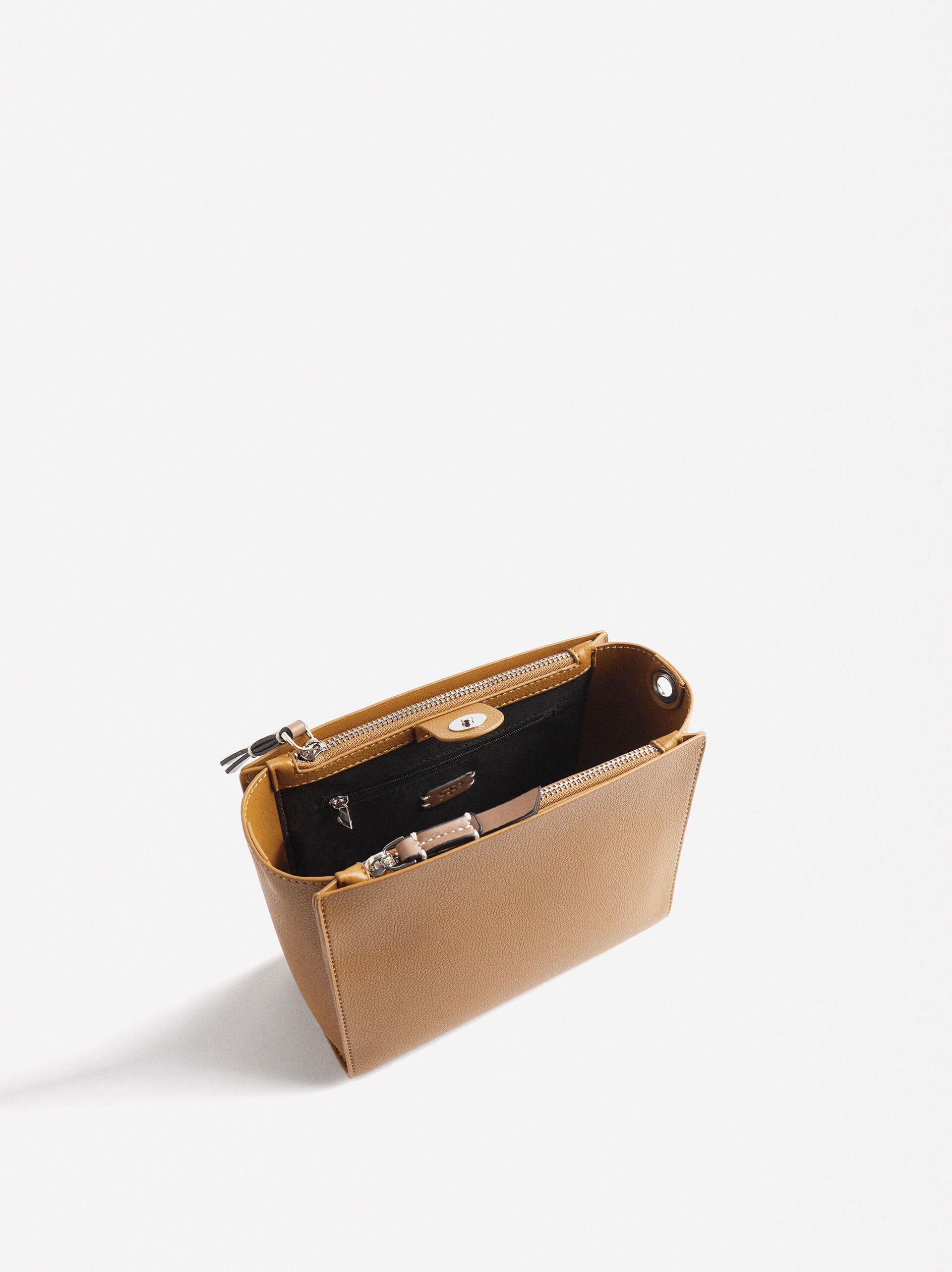 Everyday crossbody bag image number 3.0