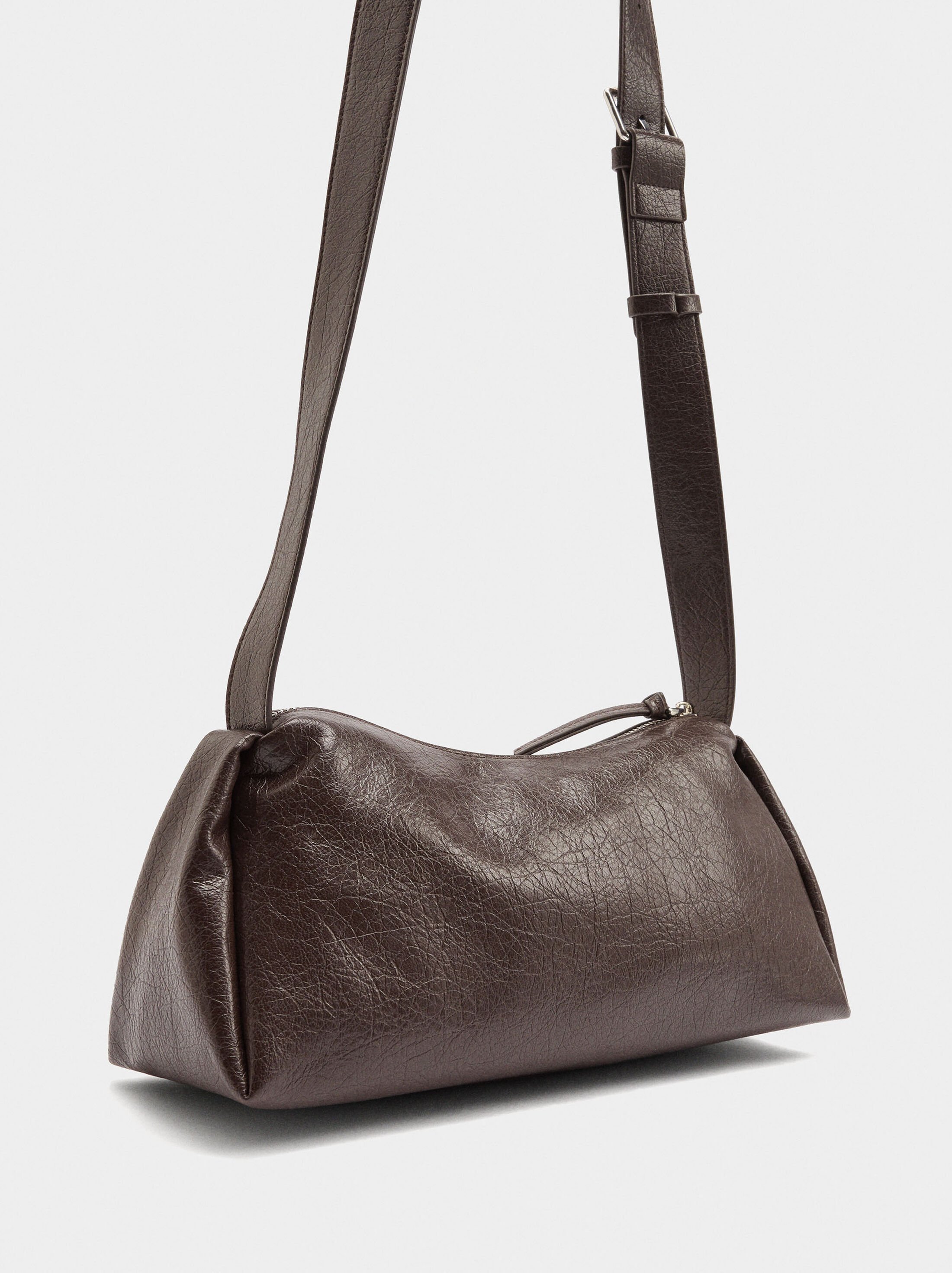 Bossa de bandolera amb efecte clivellat image number 2.0