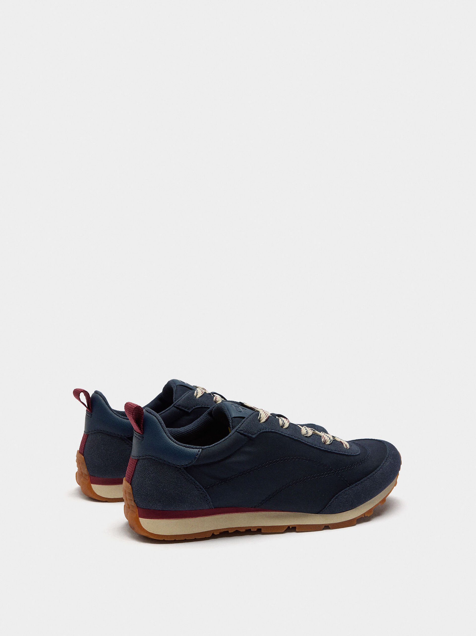 Contrast sneakers image number 4.0