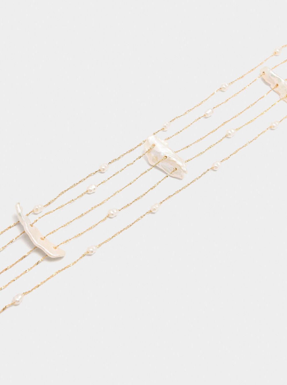 Short multi-collar with freshwater pearls