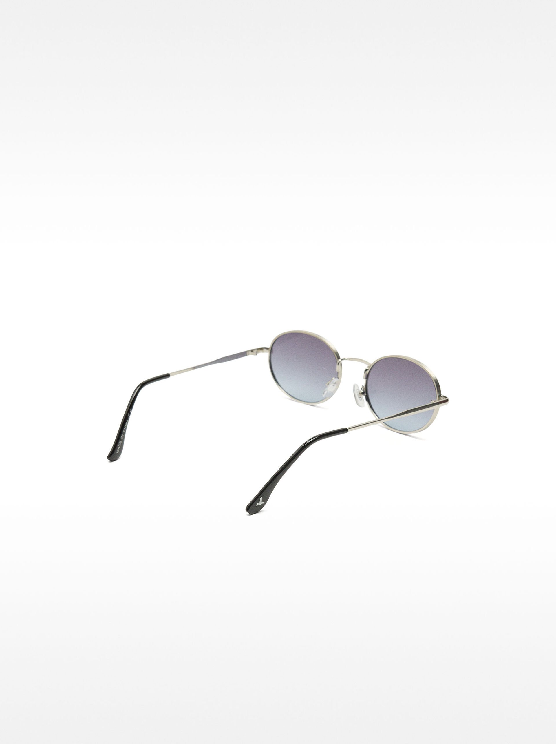 Round sunglasses  image number 2.0