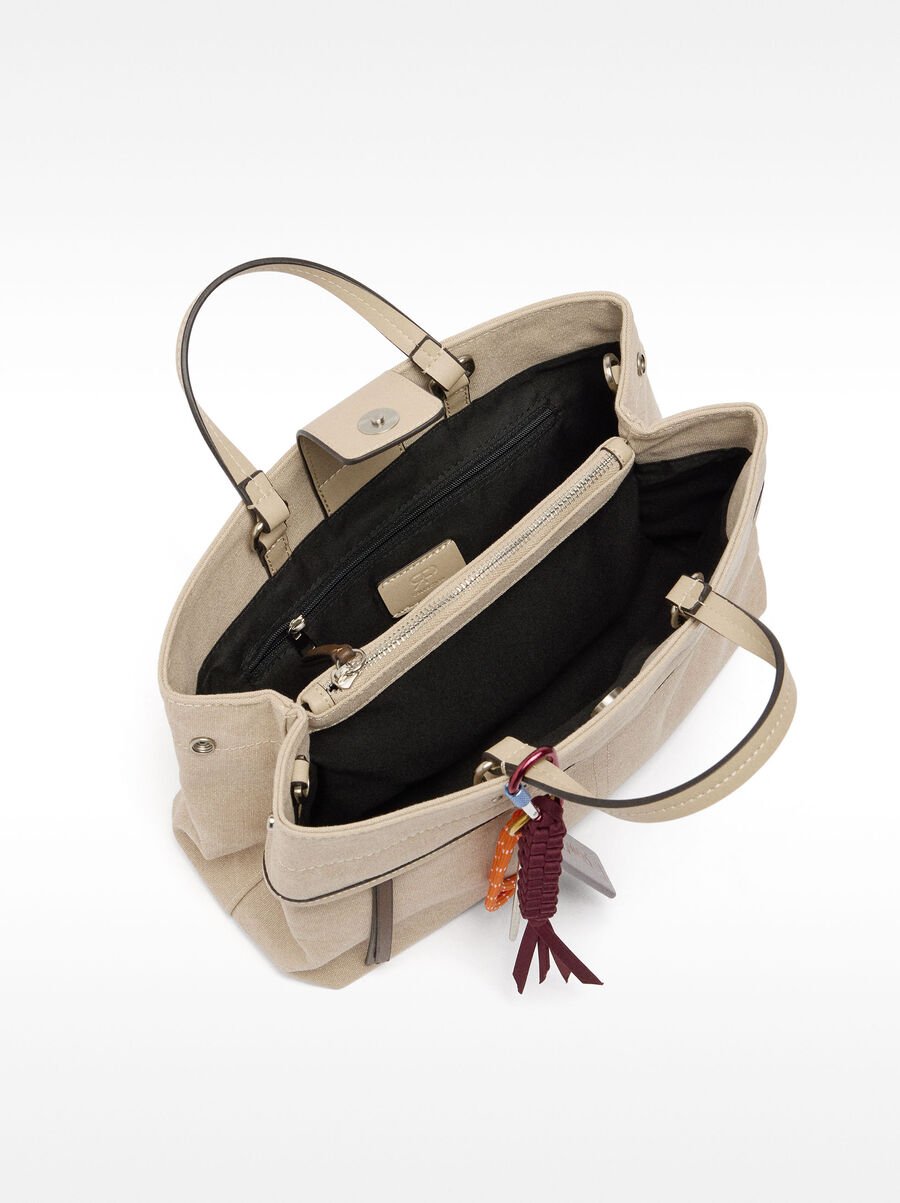 Sac cabas en toile avec breloque