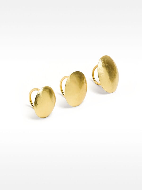 Set of rings with round shapes