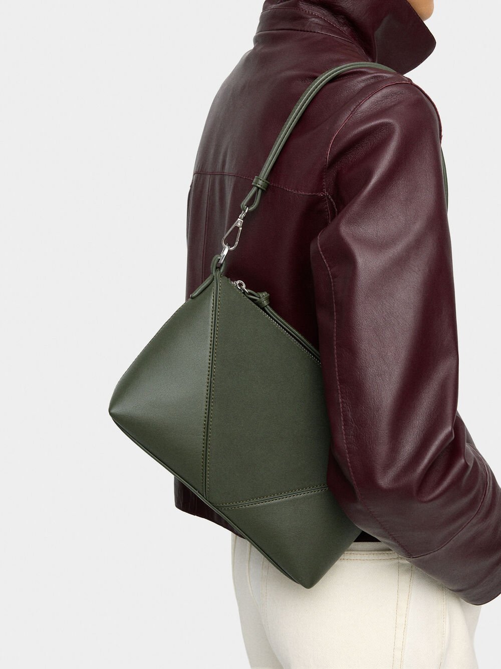 Crossbody bag contrast of textures