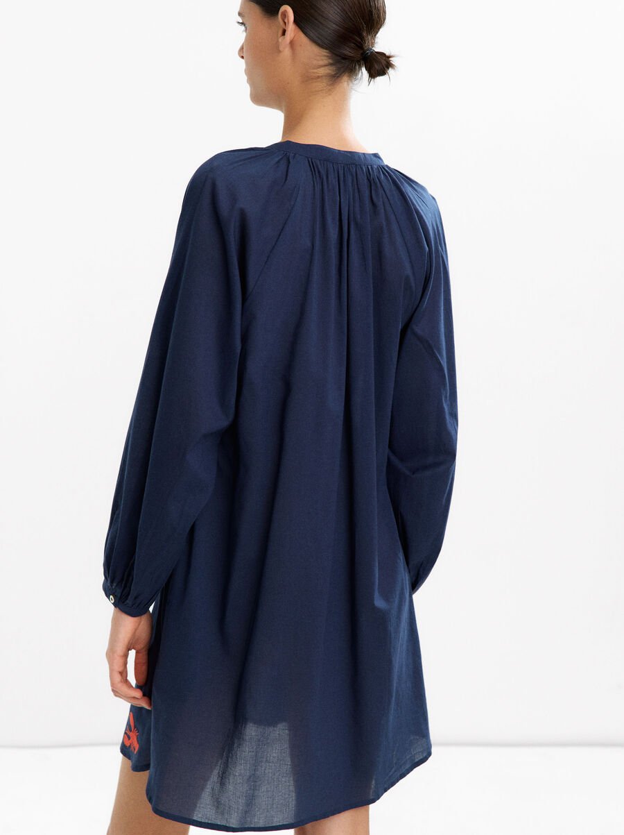 Robe avec broderies en 100% coton