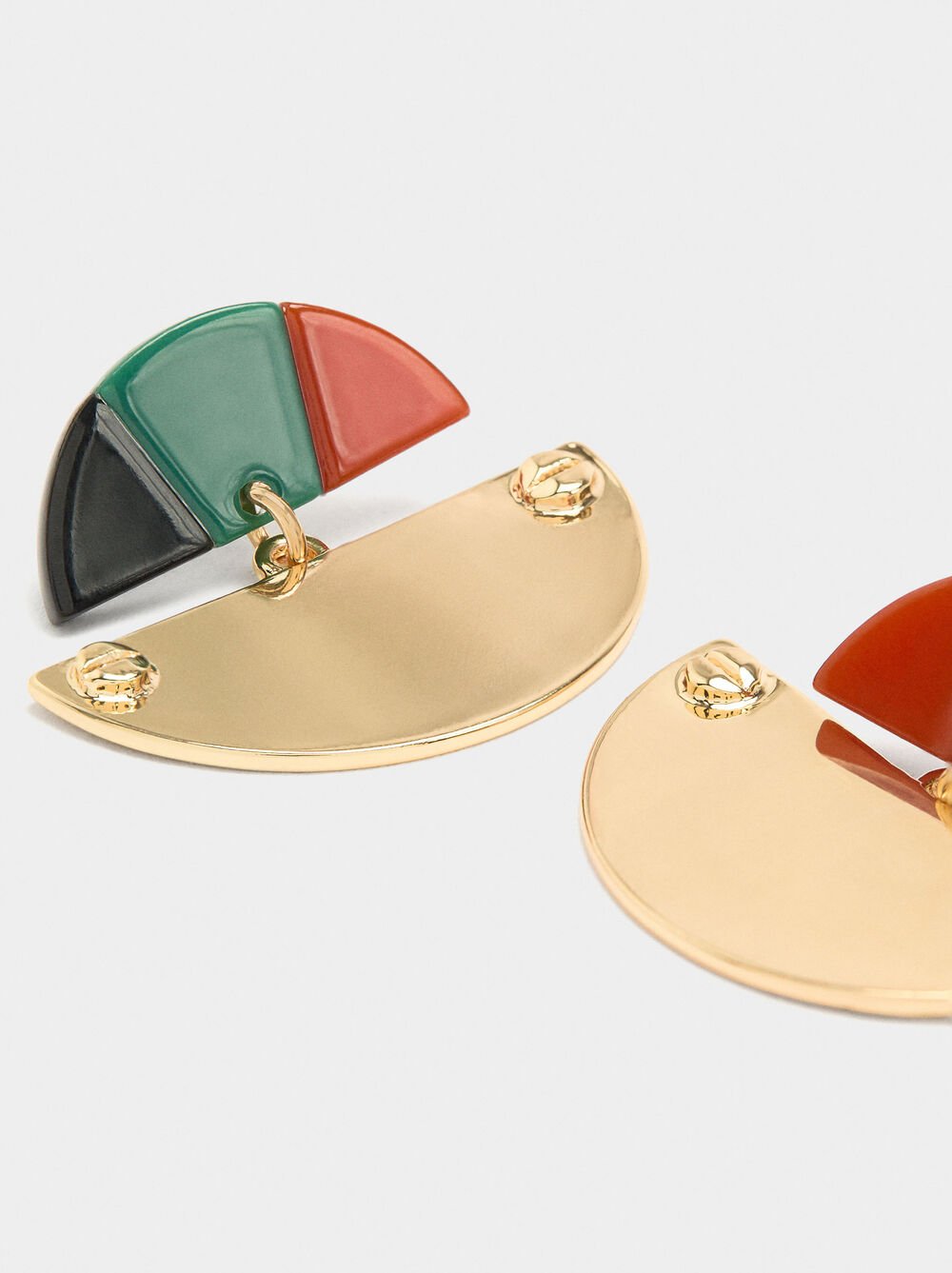 Pendientes semicírculos con resina multicolor