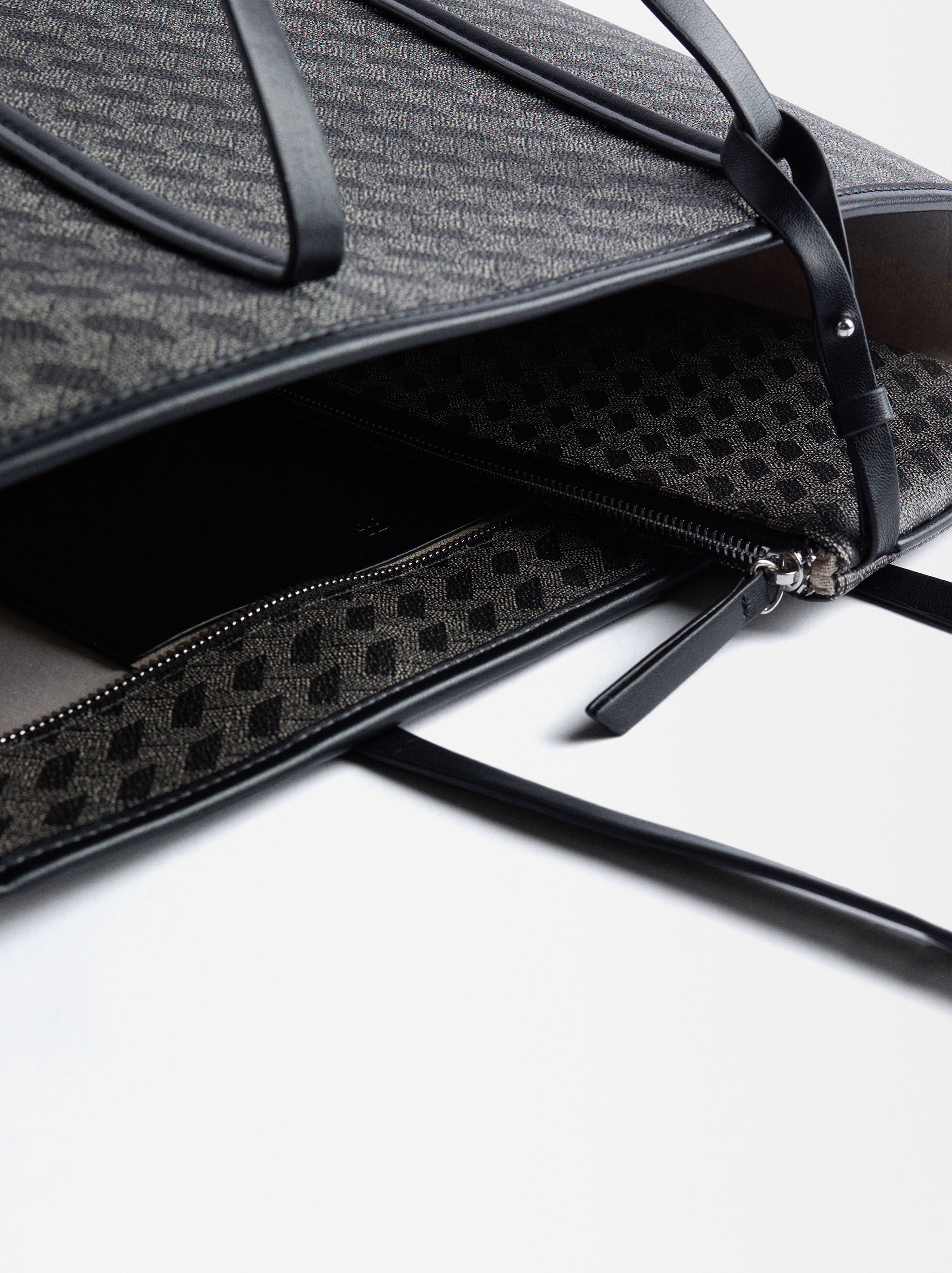 Printed shopper bag Black | Parfois UK