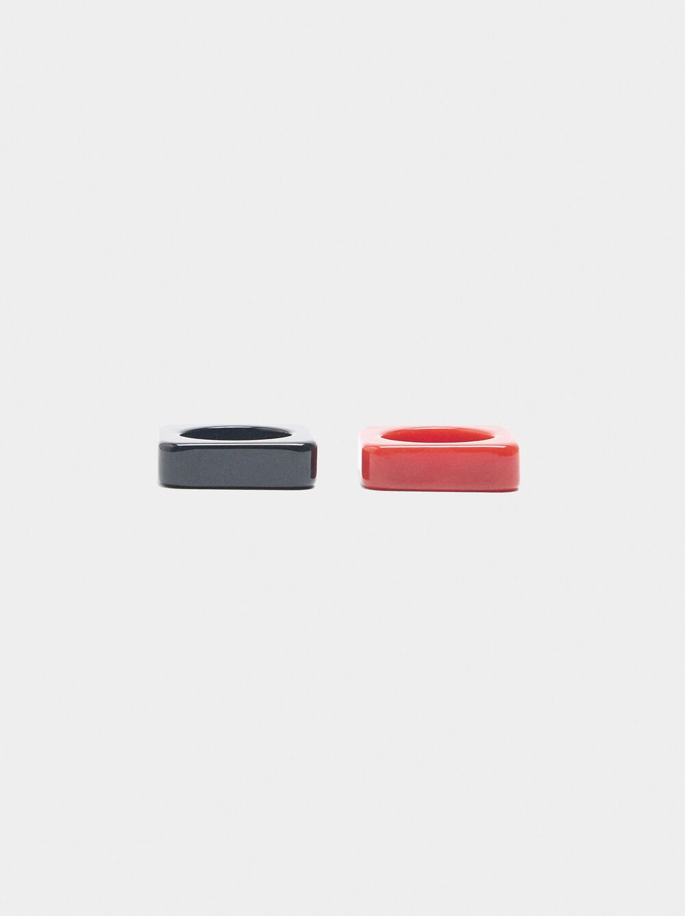 Set of rings with squares