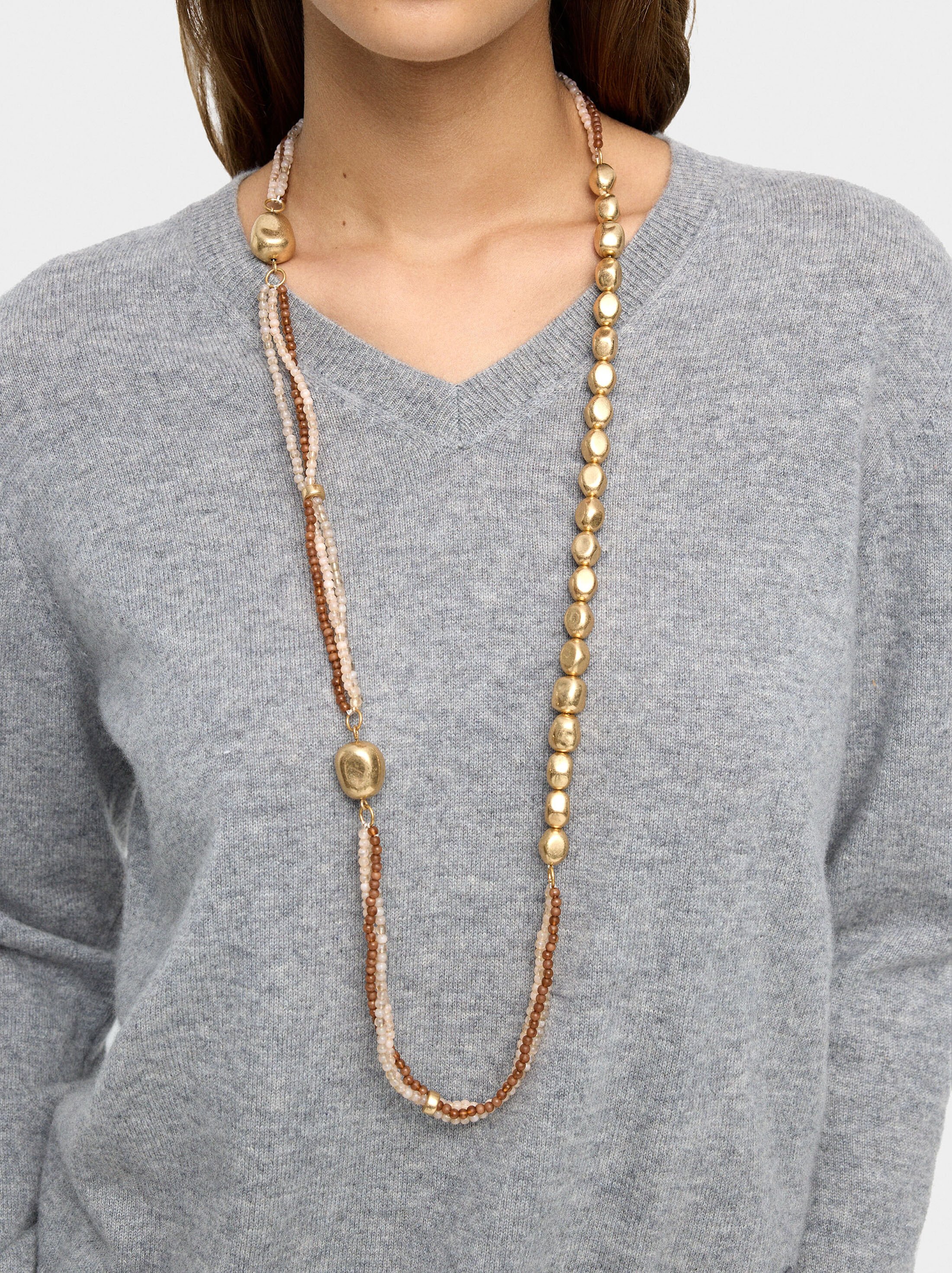 Asymmetric necklace with beads image number 1.0