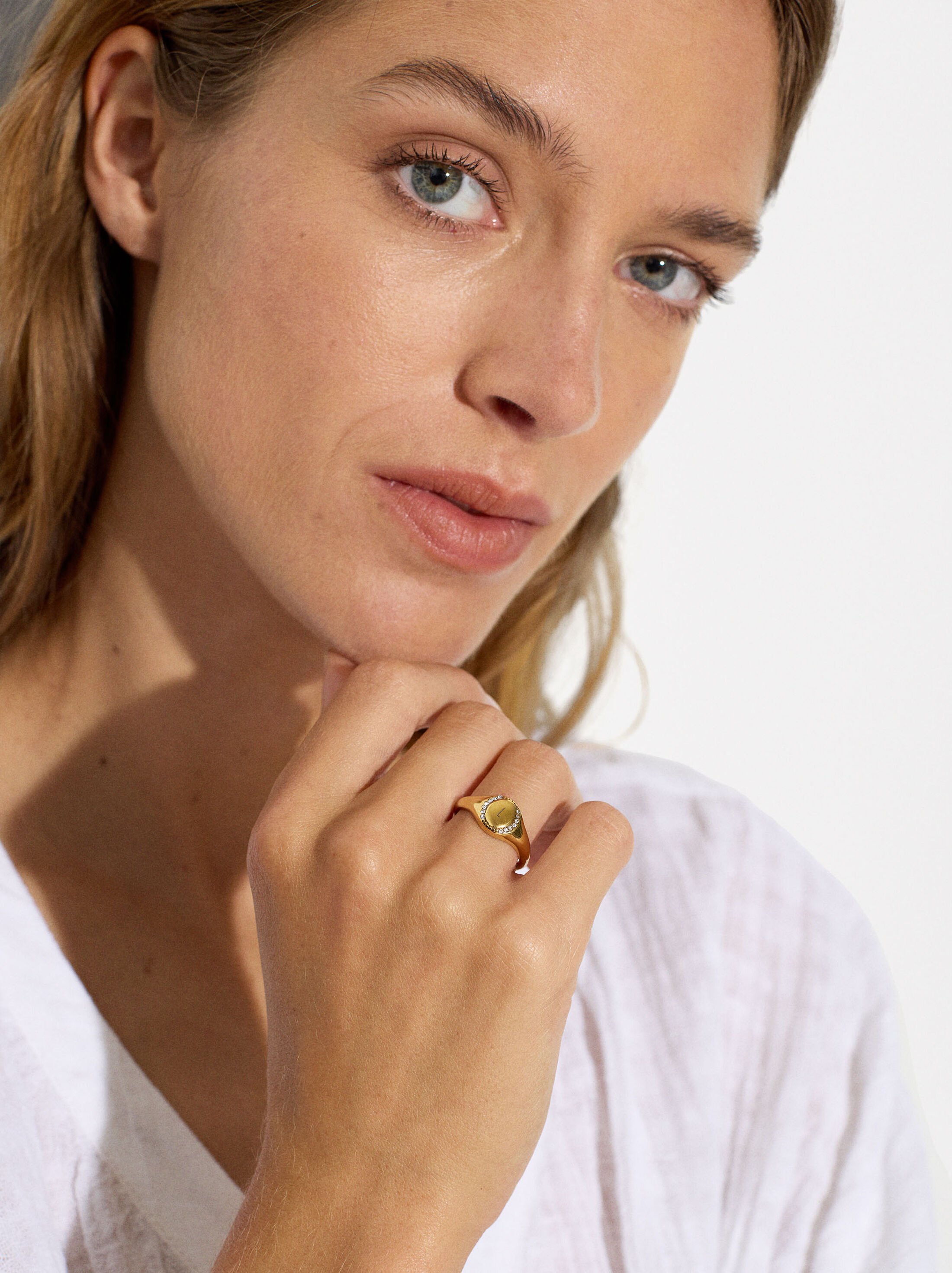 Stainless steel golden signet ring image number 1.0