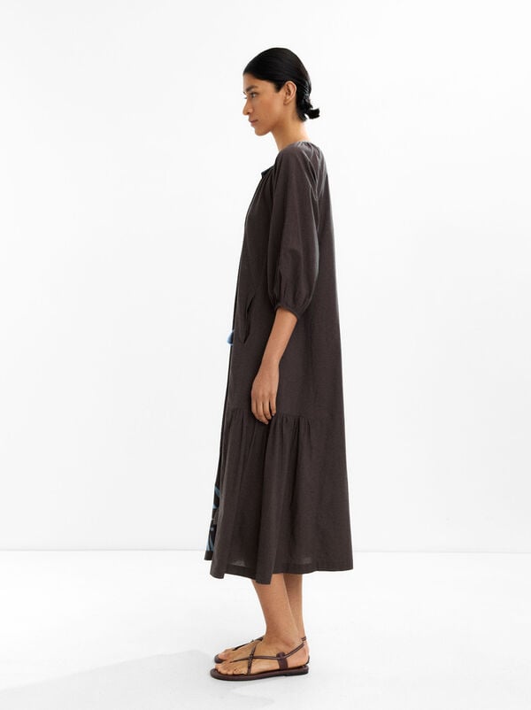 Besticktes Midi-Kleid aus 100 % Baumwolle