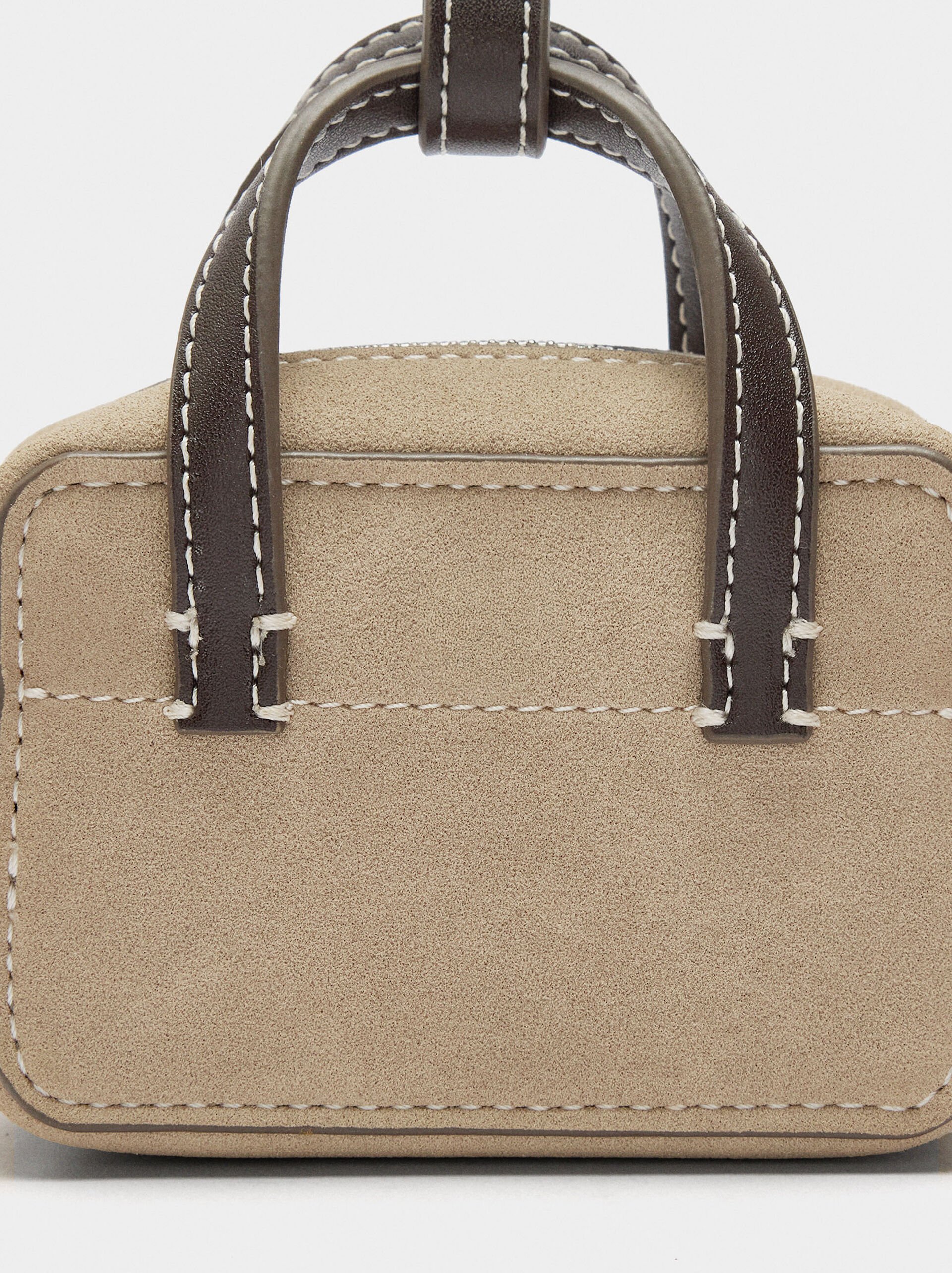 13" laptop bag with crossbody strap image number 7.0