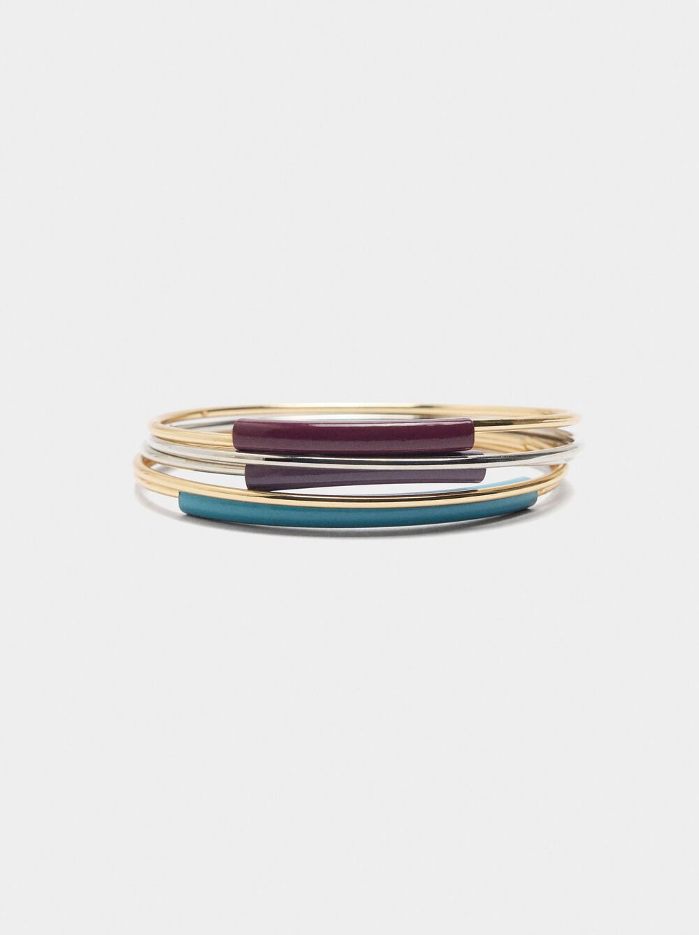 Set of bracelets with enamel