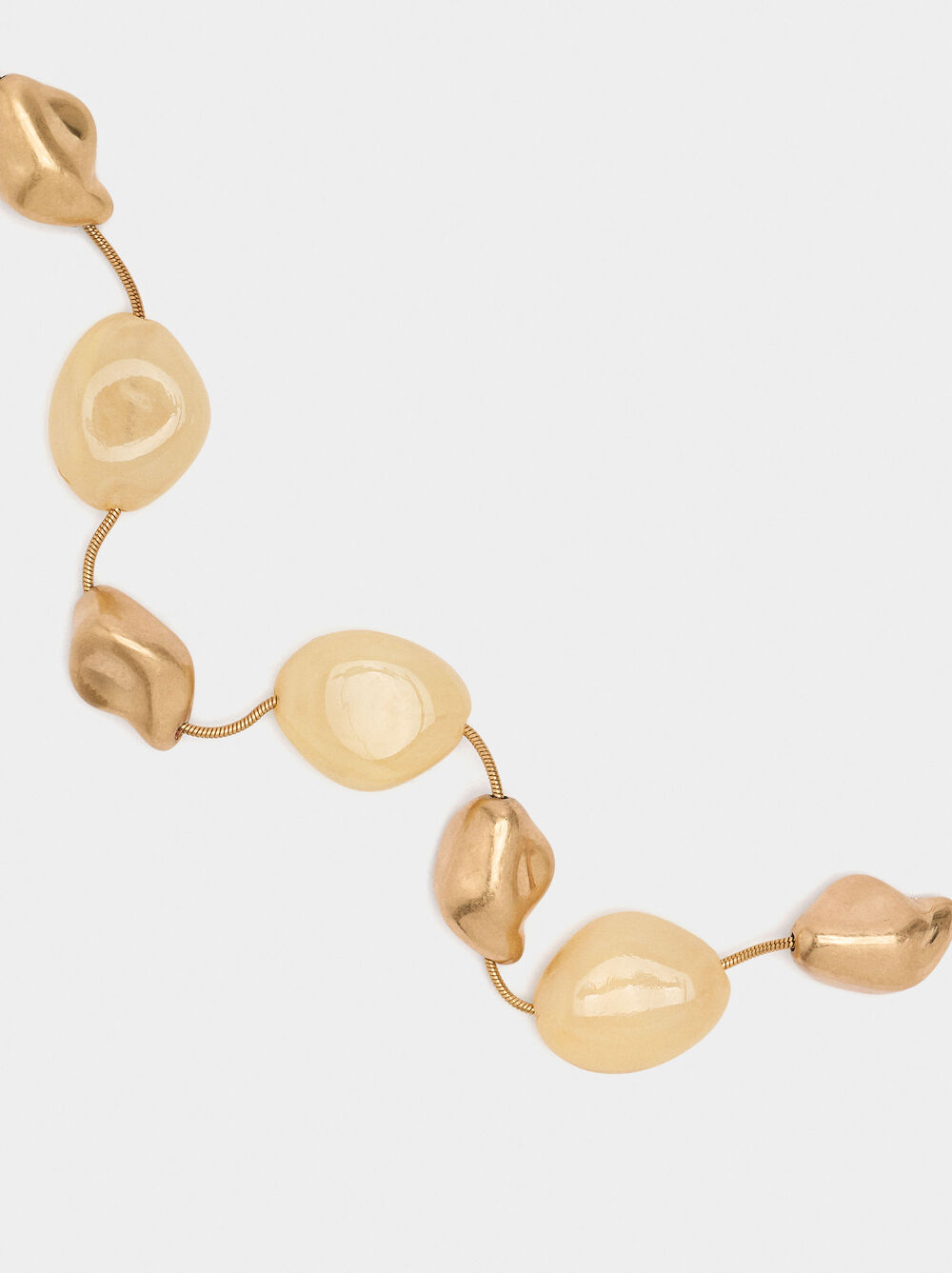 Collier avec perles effet pierre