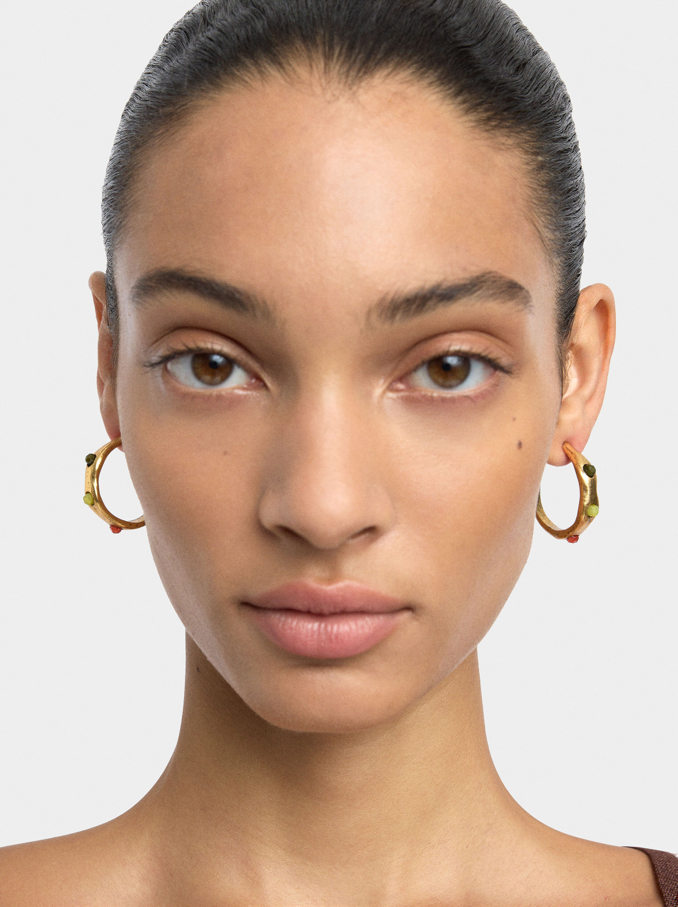 Open hoop earrings with resin image number 1.0