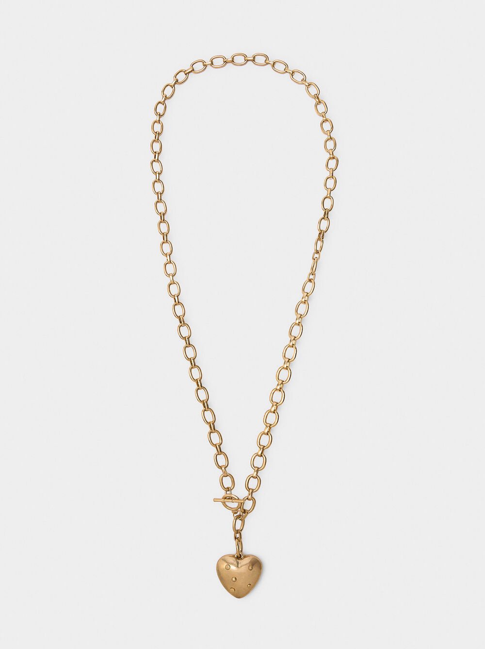 Long necklace of links with heart pendant