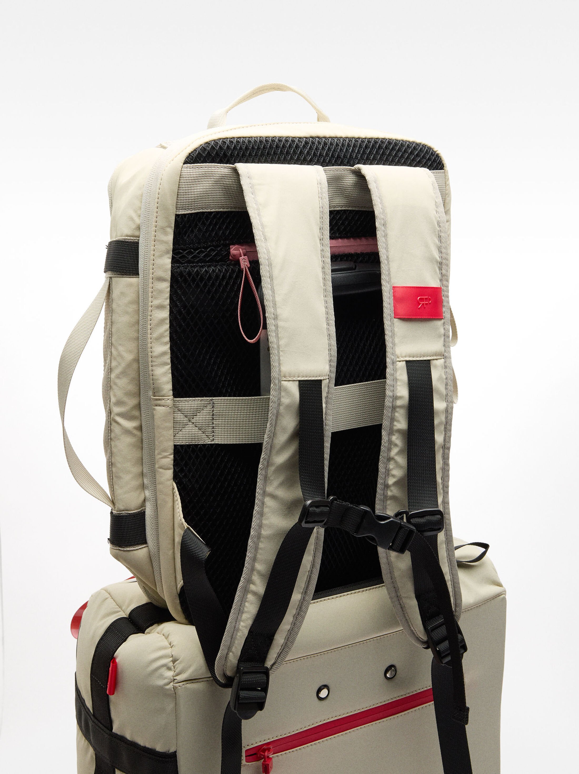 Expandable nylon cabin backpack image number 5.0